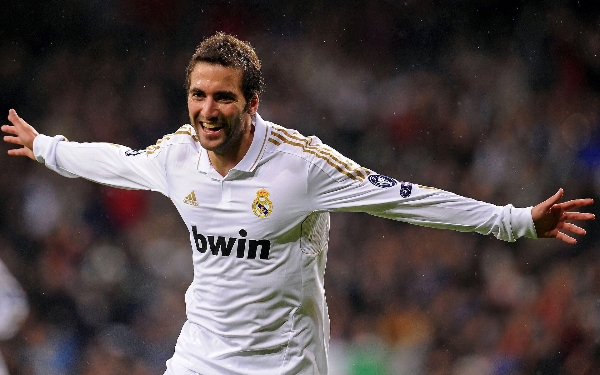 奥亚尔萨瓦尔，防守的艺术，揭幕战夜的无声交响